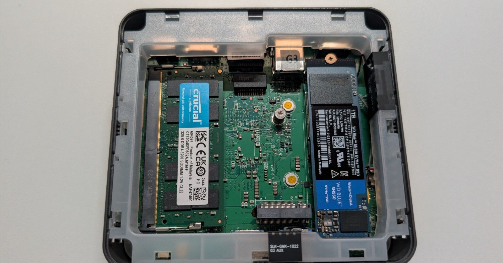 N100ミニPCの限界突破！公式16GBの壁を破り、メモリ32GBで組む自宅