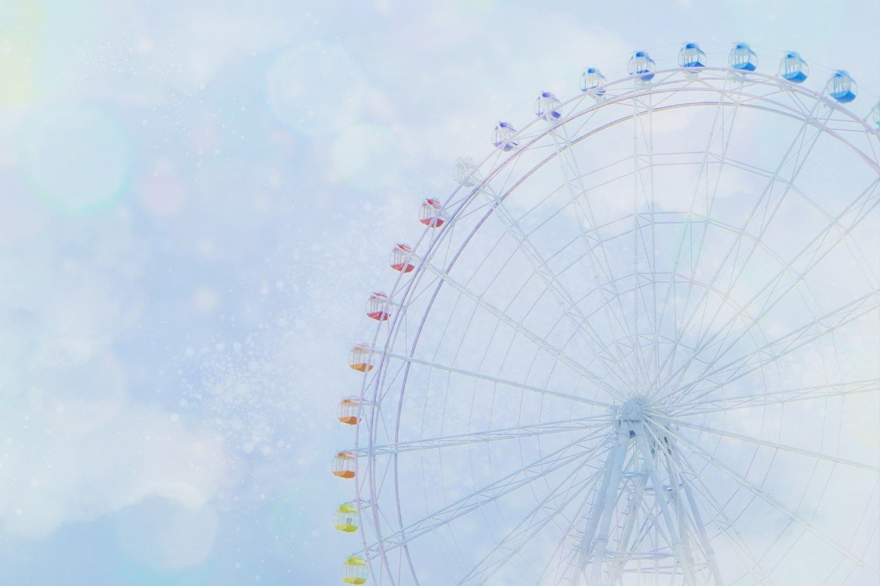 観覧車は回らない 人のいない街 強制ではないから 守らない人もいる 命に係わることを どこか遠いことのように思っているの 回らない観覧車 再び 回る日はいつ 非常事態宣言 自由に慣れた 存在の奇跡 By 詩人 森羅多桜 Note