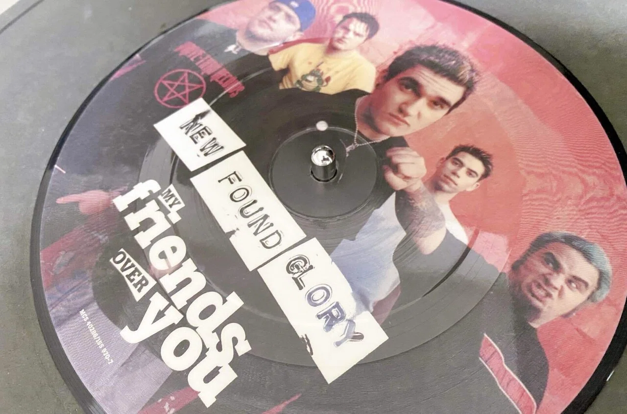 バンドの熱量を、針でつなぐ。レコードでROCK DJをする理由｜Sho No Mercy