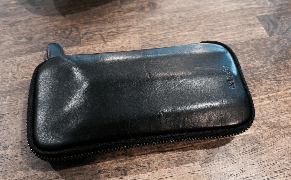 栃木レザーの深まる艶｜&Liebe(アンドリーベ)ペンケースのエイジング