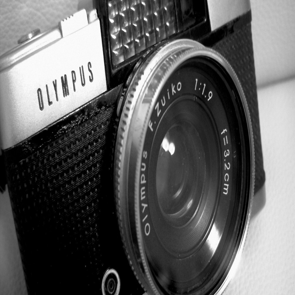 デラックスなPEN Olympus PEN D｜ema_photo