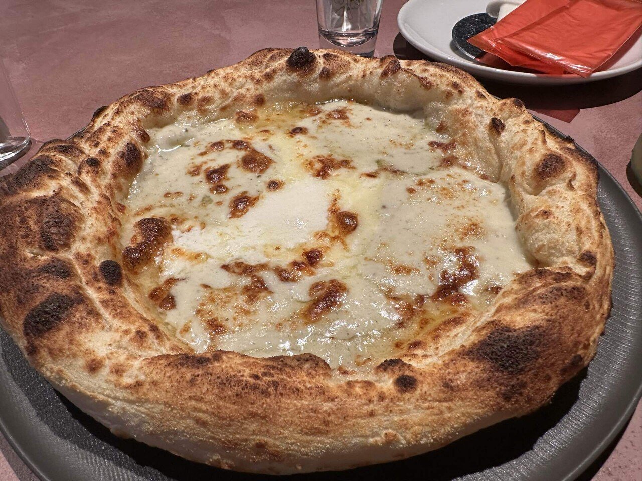 話題のピザを食べてきた-400℃ PIZZA SHINAGAWA-｜寺澤 俊哉