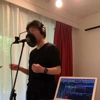 横須賀しおん