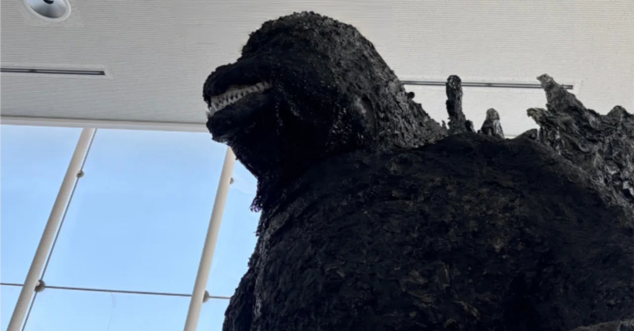 ゴジラ大好きおじさんが叶えた長年の夢〜大人たちの本気の遊びが世代間 