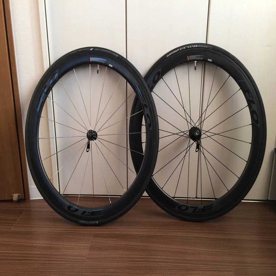 ロードバイク：FLO cycling カーボンディープリムホイールの 