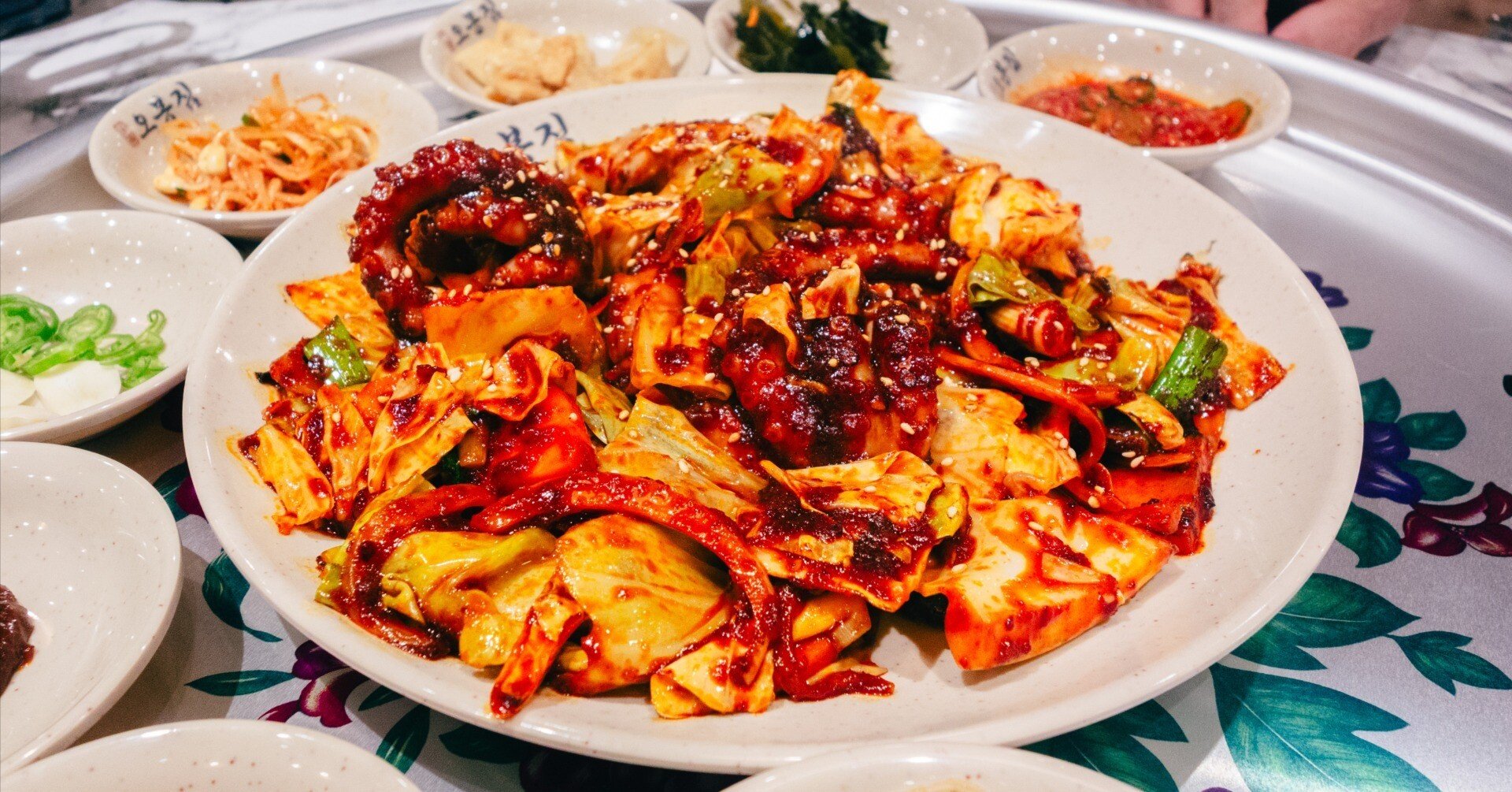 本場の味が、かわいい“お盆”にのってやってきた。【オボンジップ葛西店