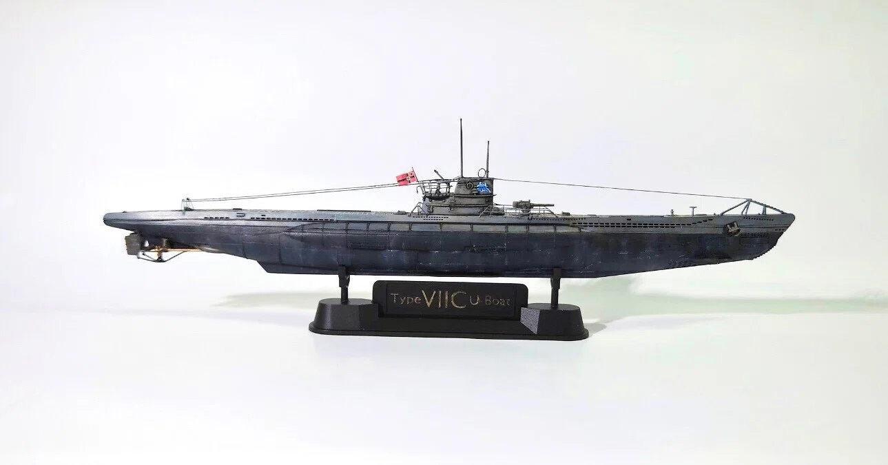 Uボート VII typeD 1/350 完成品　海上ジオラマ AFVクラブ 1/350 Uボート VII C型をウェザリングで楽しむ。｜はるさー