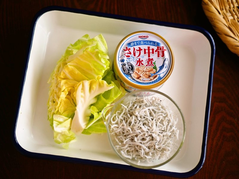 サケ中骨缶とシラス 春キャベツのスープ 料理リレー 白央篤司 Note