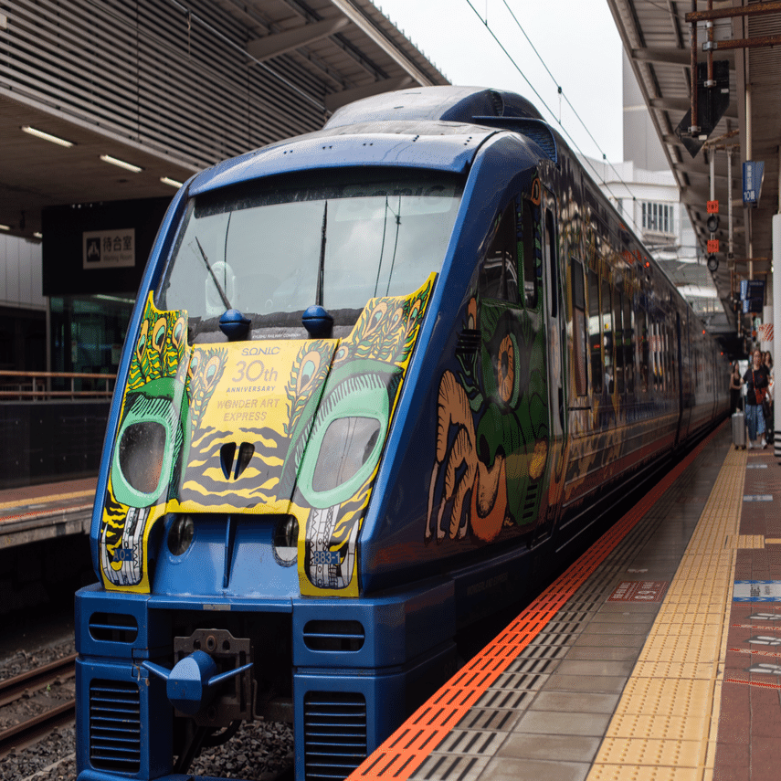 🌊 青の衝撃 ― JR九州883系ソニックが描いた未来図― デザインと速度が