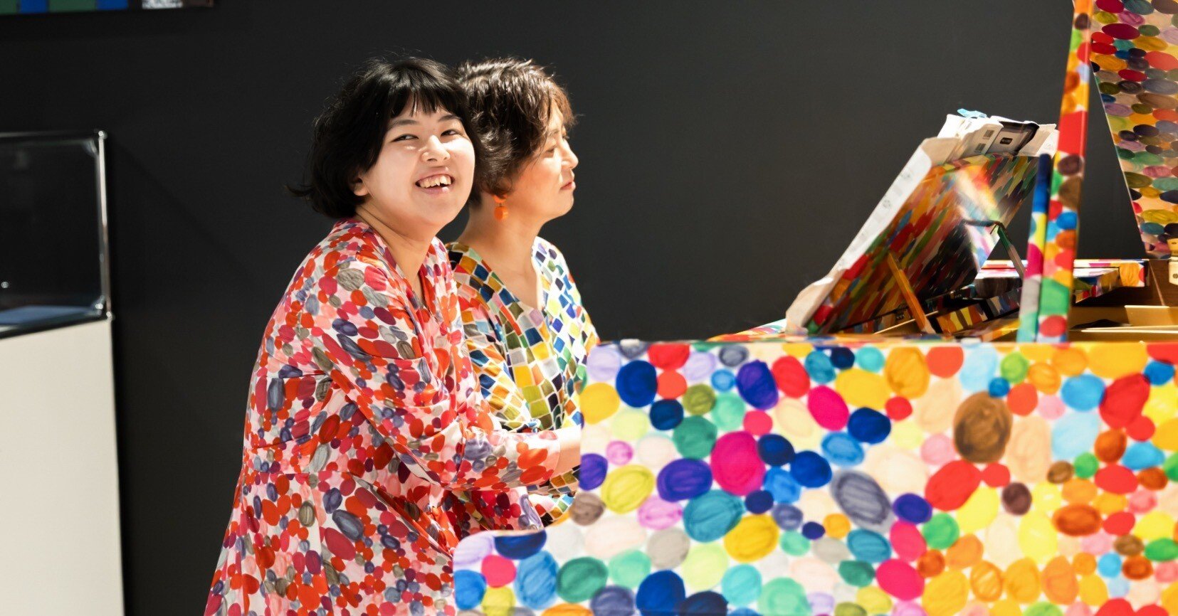 自閉症fuco:が自らのアートを纏い、成田空港でアートピアノを弾くまで