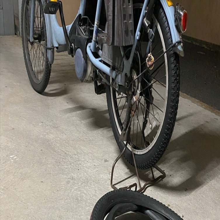八王子市長沼町｜子供乗せ電動アシスト自転車の後ろタイヤ・チューブ