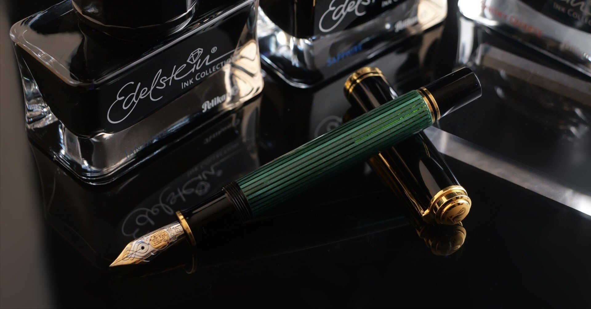 夜に灯る王者の風格：Pelikan Souverän M800 Green Stripe｜Hideo Takehara