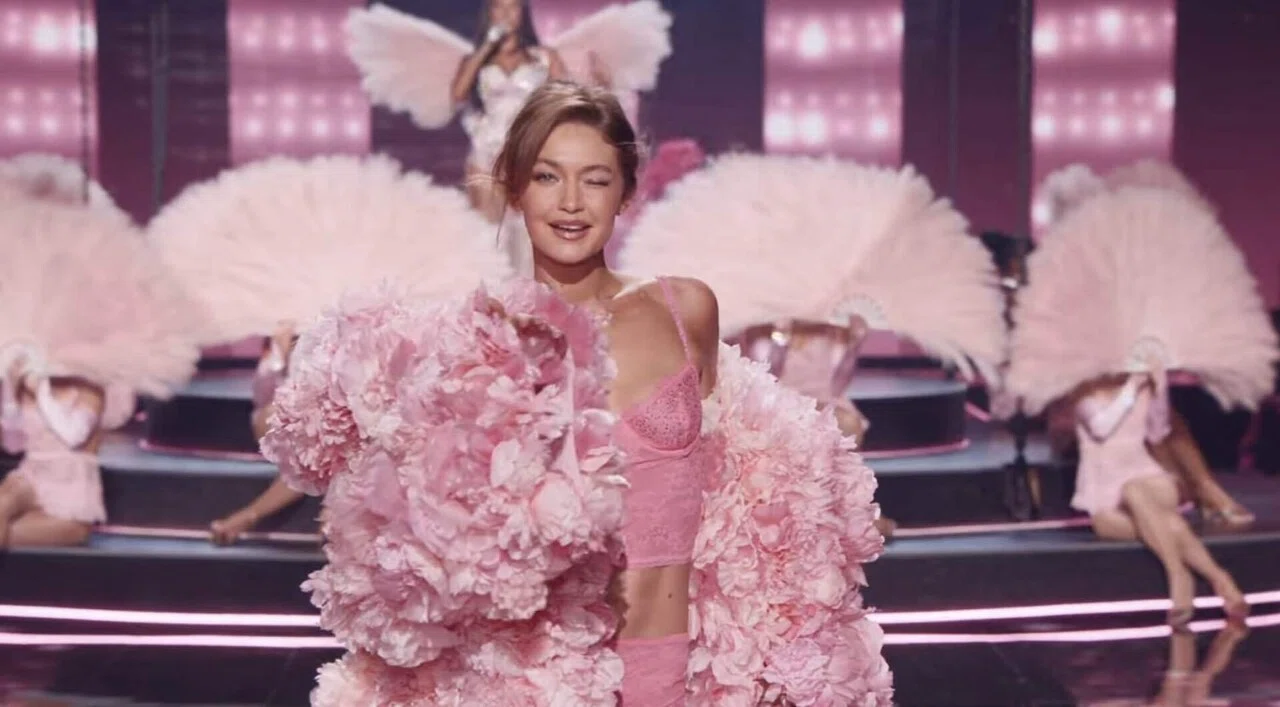 Victoria's Secret 2025 観た？｜TWICE、ツウィ、Madison Beer、全女性