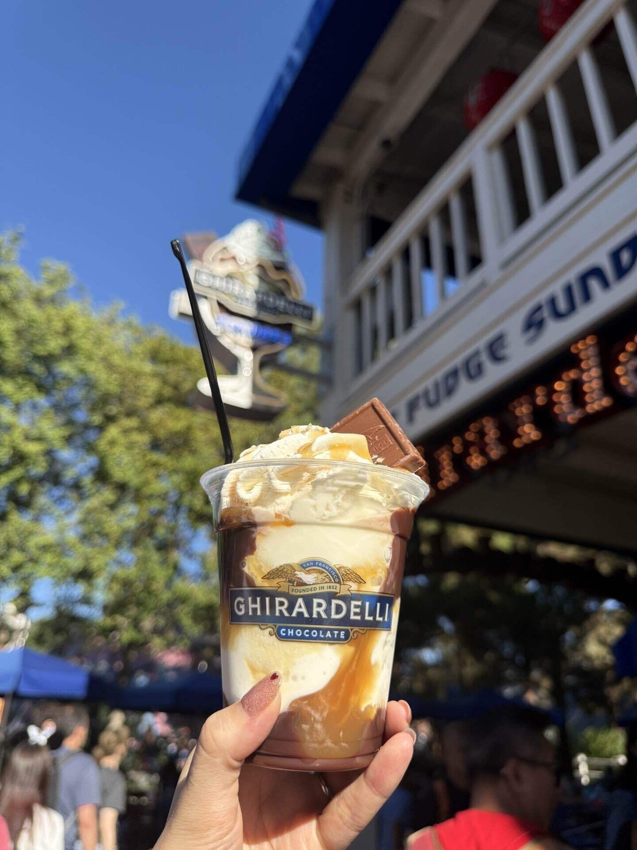 アナハイムで食べたディズニーグルメ4選🍔🍦｜ハンナの旅ノート❤︎