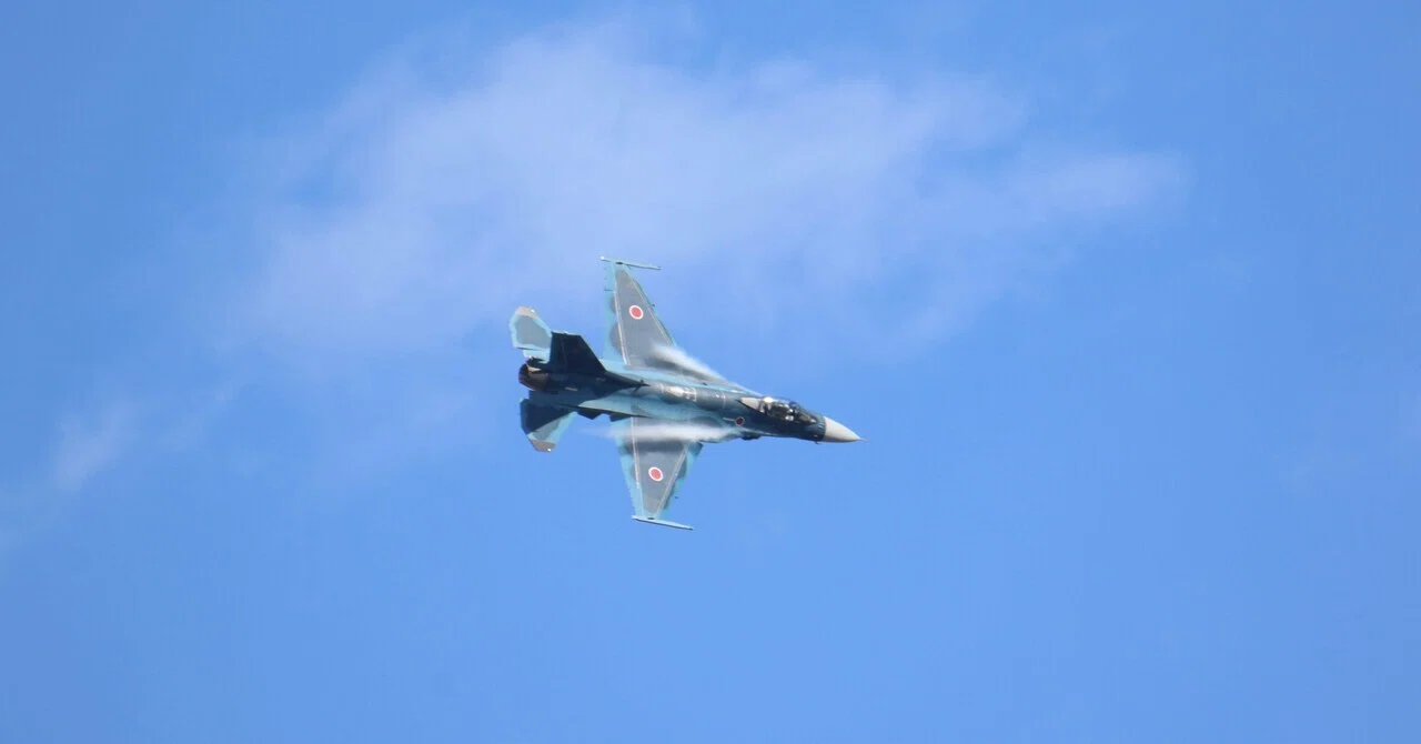航空自衛隊（JASDF）F-2支援戦闘機の開発時のノーズコーン（レドーム）