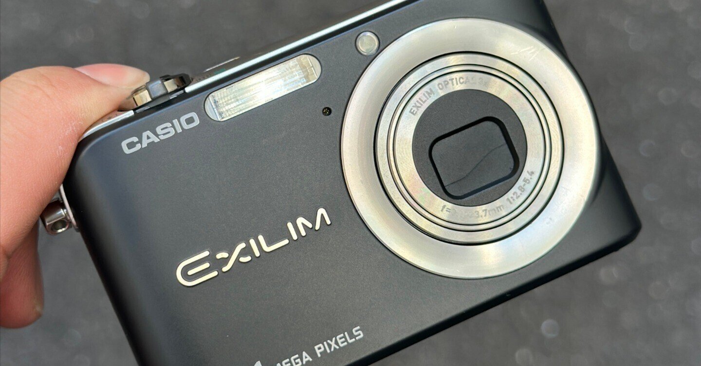 カシオ　CASIO Exilim デジタルカメラ EX-Z690 6倍ズーム カシオ CASIO Exilim デジタルカメラ EX-Z690 6倍ズーム デジタル