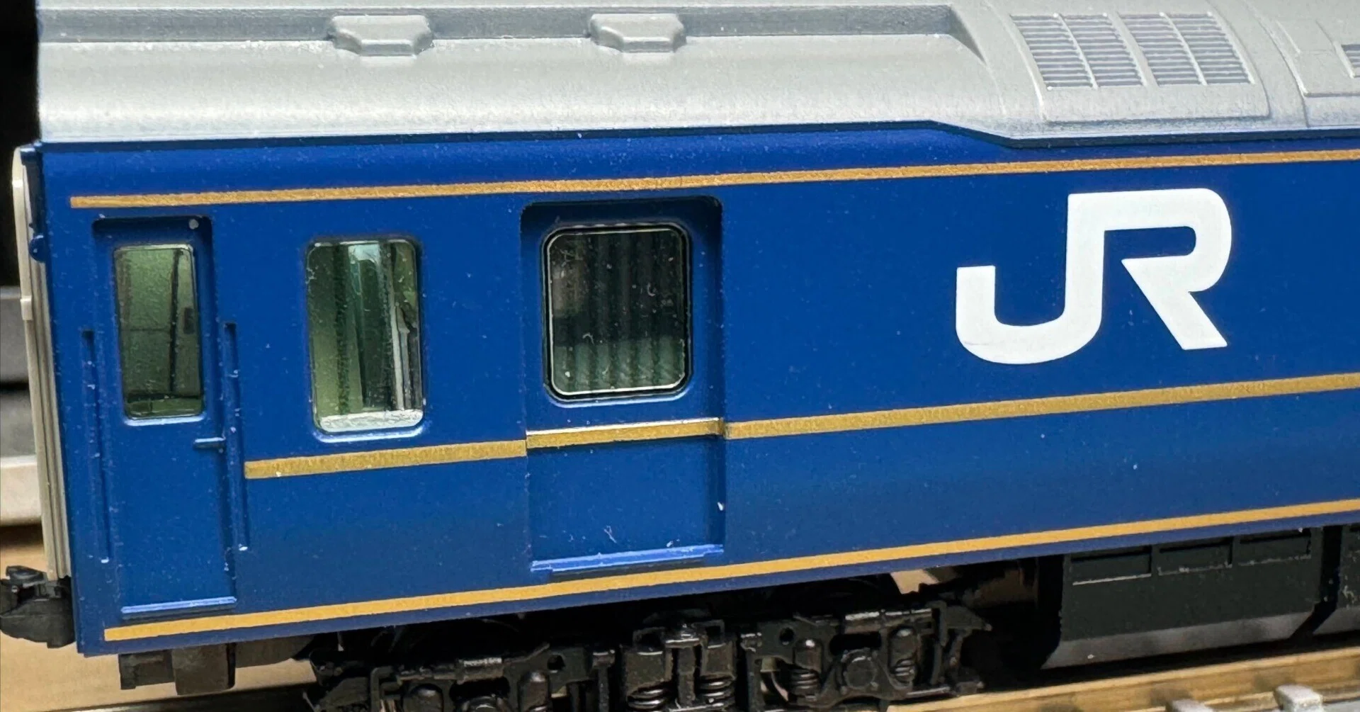 3031C 北斗星 電源車「カニ24-500（東）」カーテンパーツ取付説明書