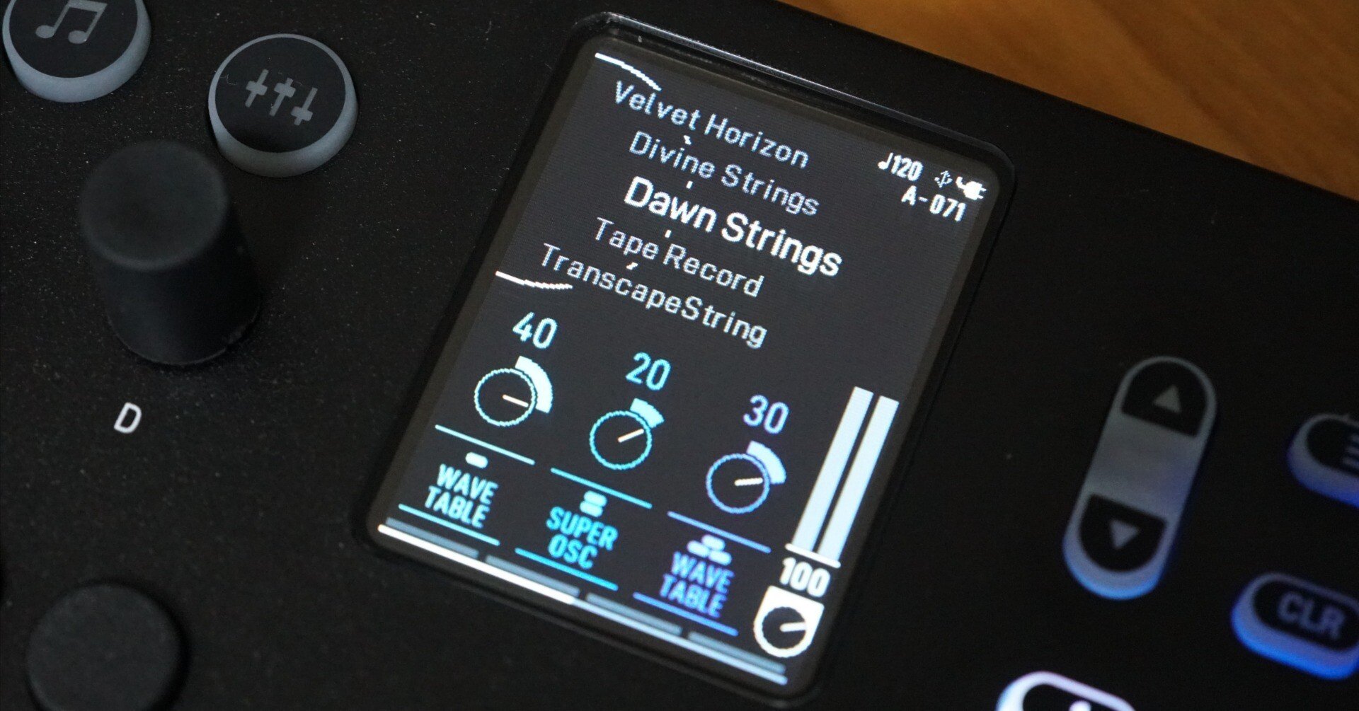 レビュー 】 持ち運べるウェーブテーブル・シンセ ＋ 4tr