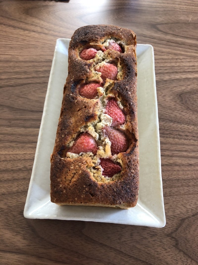 春を感じる いちごのパウンドケーキ Sayuri Note 春を感じる いちごのパウンドケーキ Sayuri Note