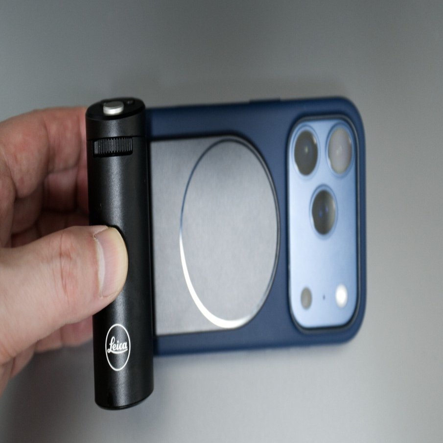 iPhone17Pro + Leica LUX Grip｜Aaron Shin