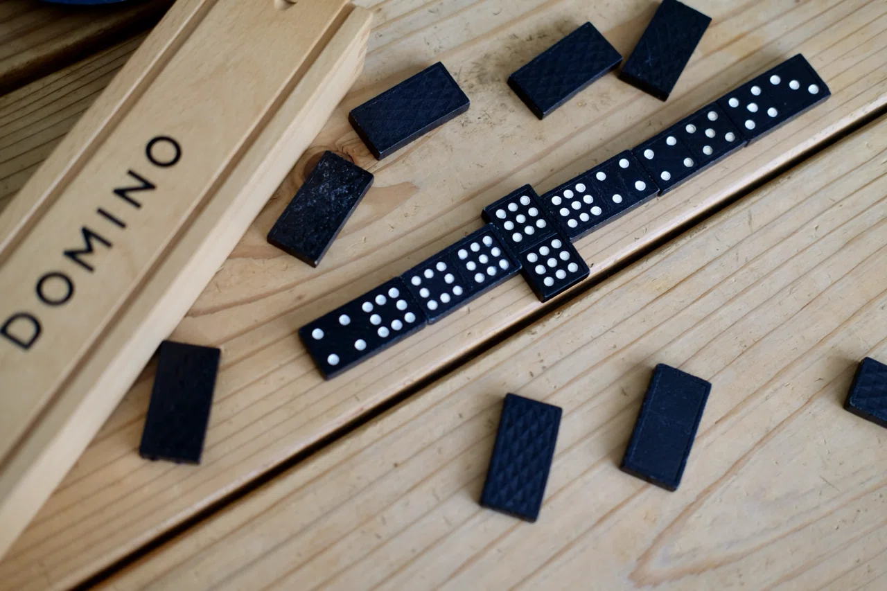 DOMINO GAME now! RELAXING VAN ドミノ（当時の箱入）| ヤマダウェブコム