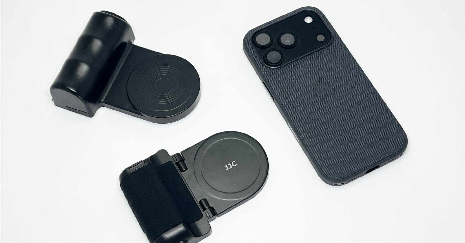 iPhone 17 Proに撮影グリップを2つも買って後悔した理由｜KuroBox