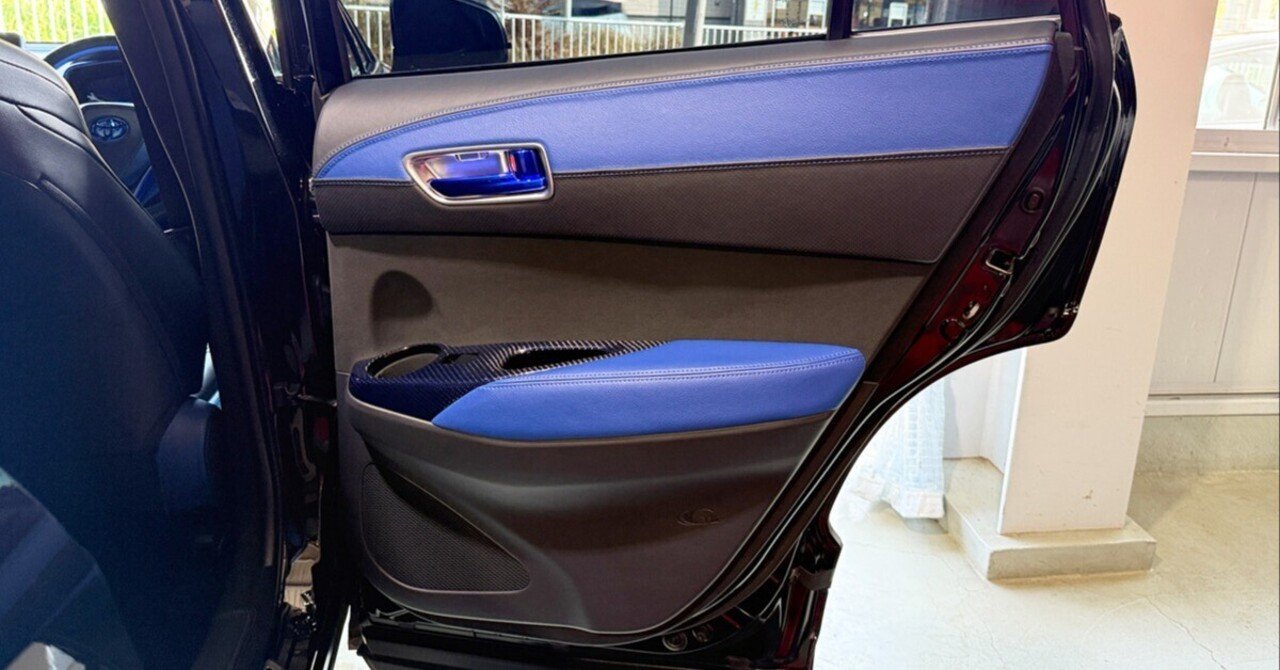 青革に青カーボンでウルトラスエード♬ カローラクロスをどうぞ