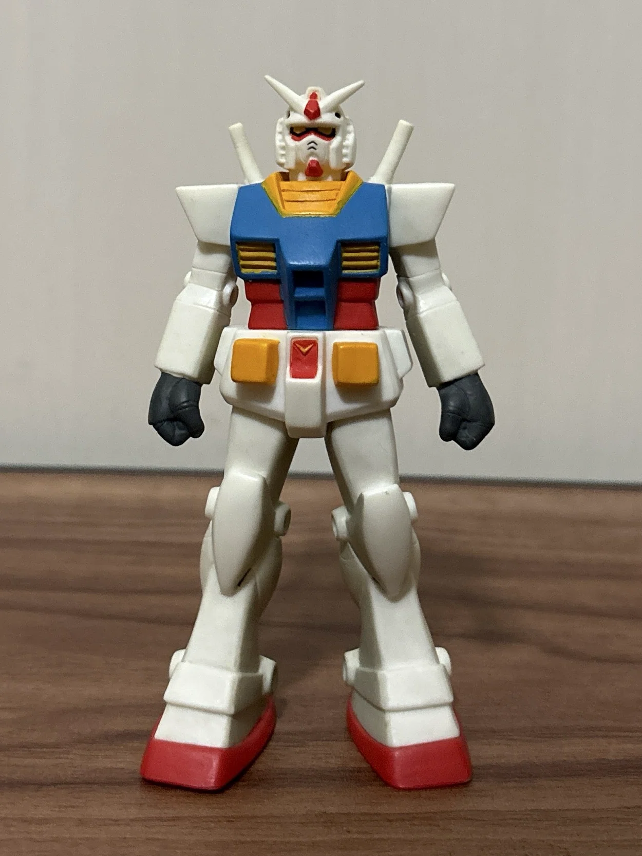 プラモとは違うのだよ！】ソフビスーツガンダム レビュー‼️｜自由な 