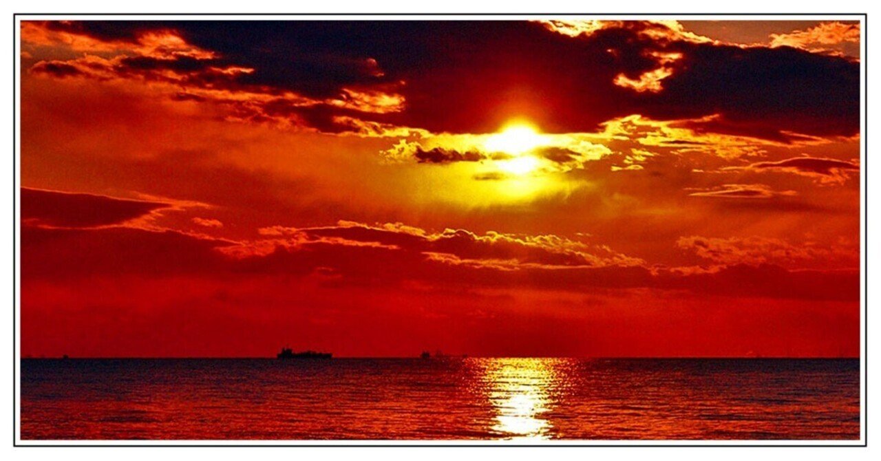 真っ赤な夕焼け／東京湾｜海山千里