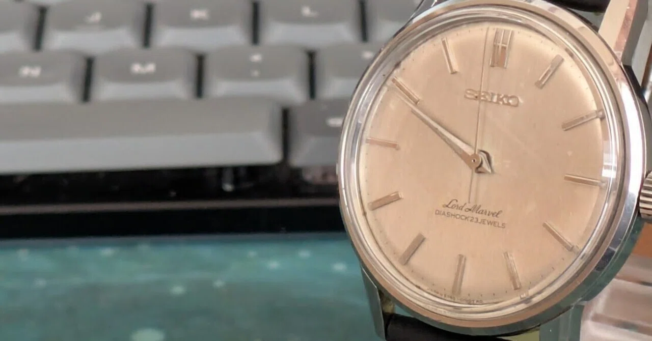 No.352 | Seiko | 5740-0010 | 風防の割れ目から汚れが浸入した時計