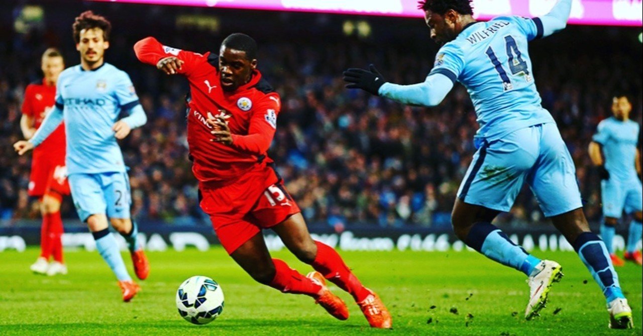 スポーツにおける減速を考える 急激な速度の変化は 多くの場合 最小限の距離と時間で発生し 敵の動作や境界線などの外的刺激への反応である 中島 裕之 Hiroyuki Nakajima Note