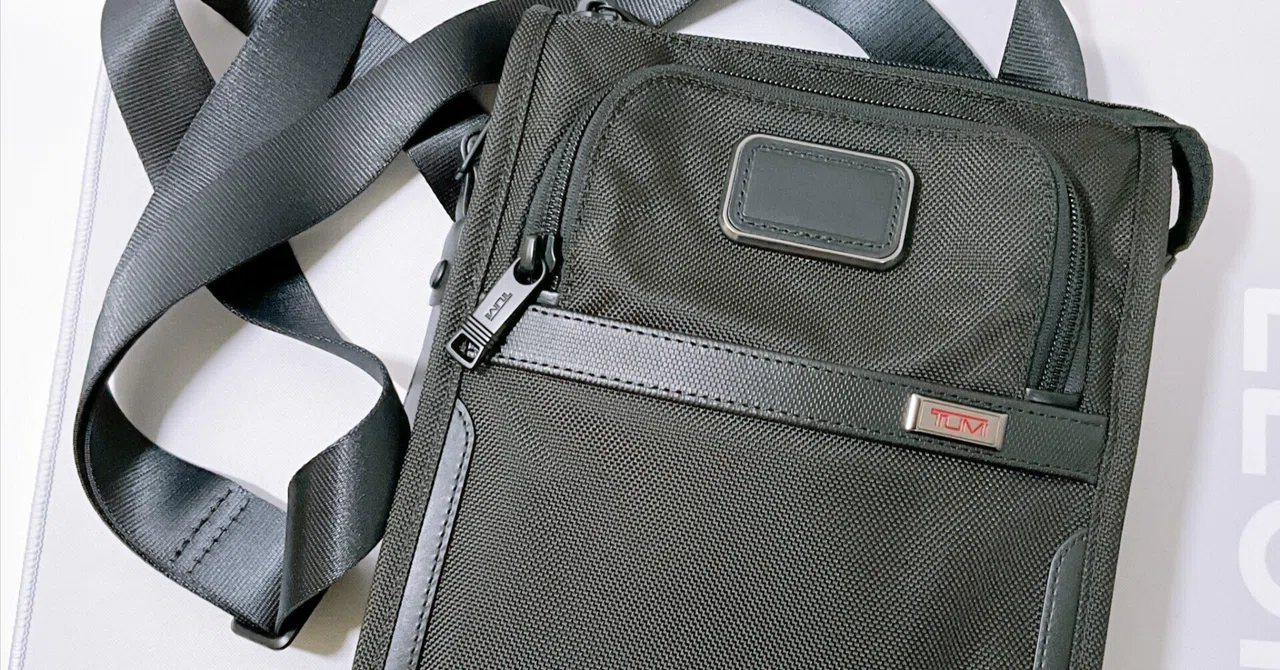 TUMI】「ALPHA ポケット・バッグ・スモール」レビュー【サコッシュに