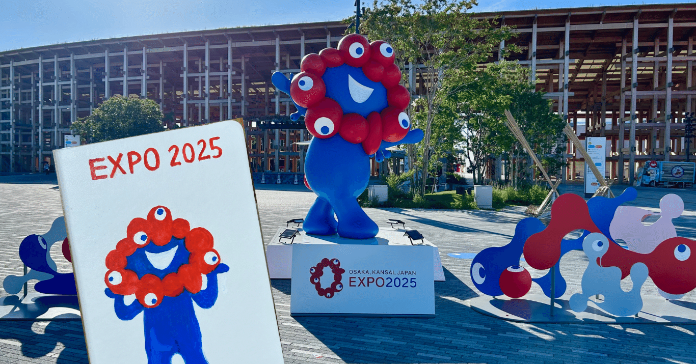 私の関西万博ノートがひとまず完成！スタンプとスケッチにスクラップで