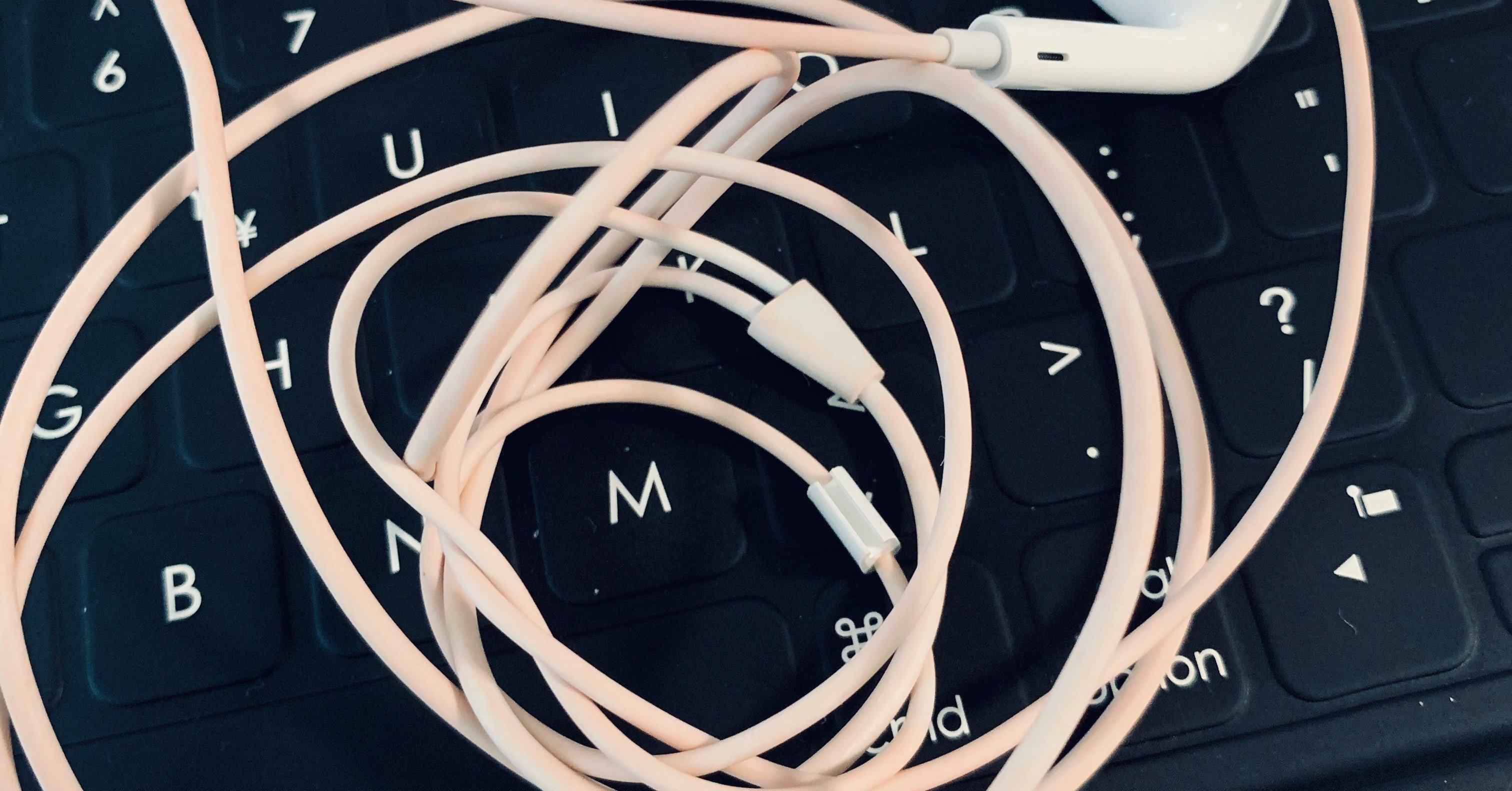 Iphoneのイヤホンが勝手にピンクになってたよ Lico Note Iphoneのイヤホンが勝手にピンクになってたよ Lico Note