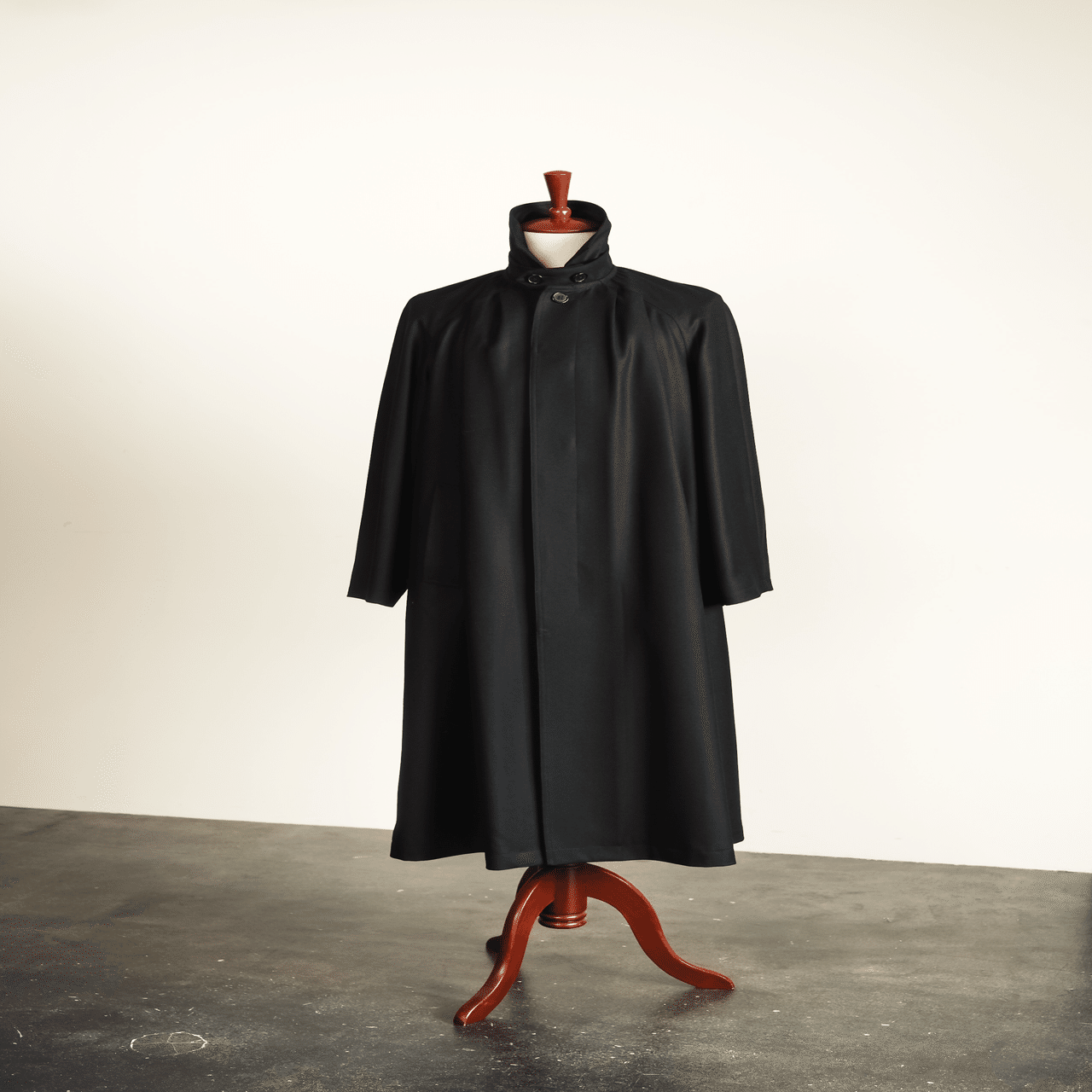 最終値下げ慈雨ロングコート　黒地に白模様 楽天市場】慈雨 ジウ Sensounicoセンソユニコ 総柄 ロング コート 40