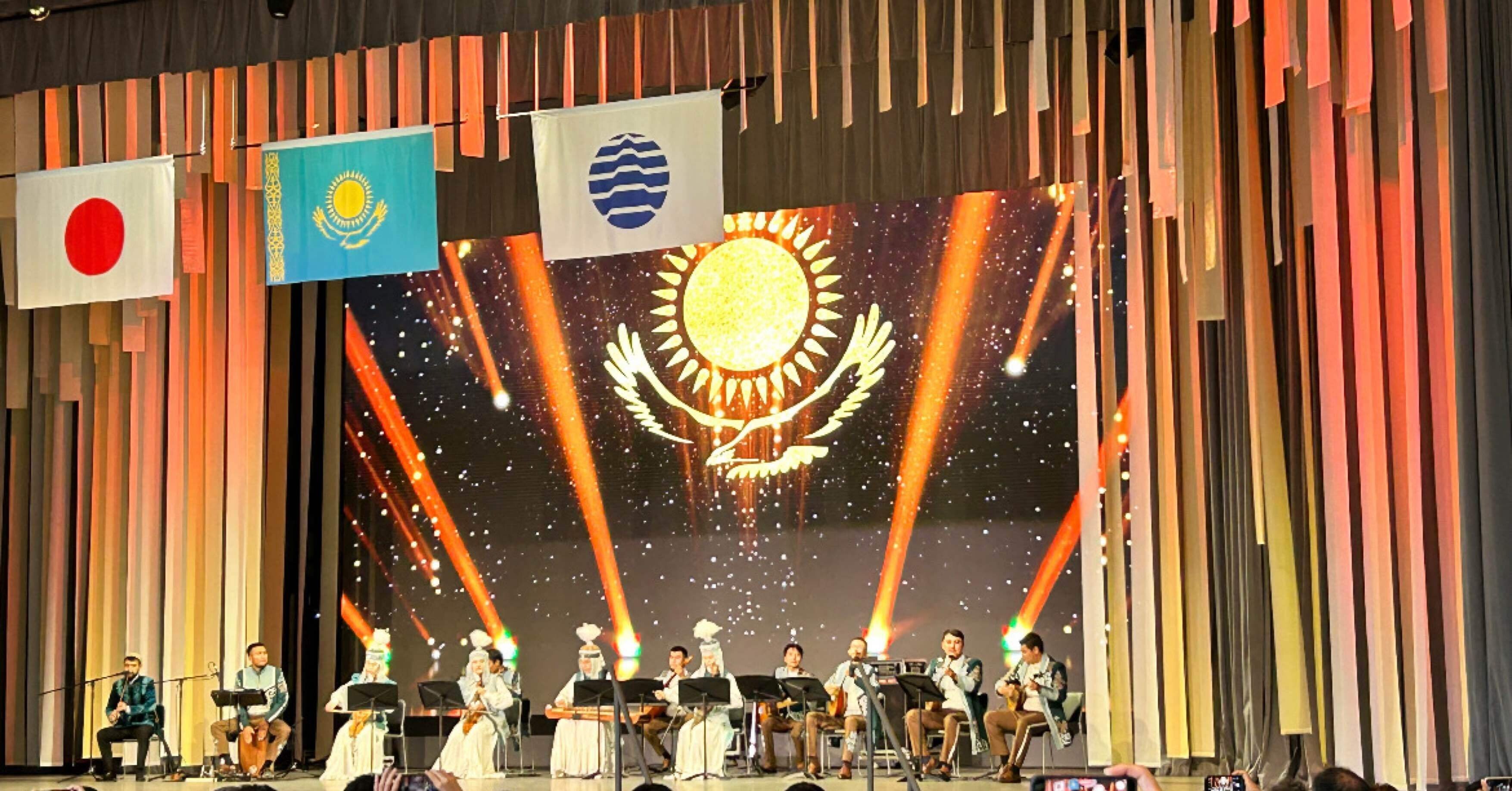 貴重!! カザフスタン スタッフピン 非売品 大阪万博 2025年最新】万博スタッフバッジの人気アイテム - メルカリ