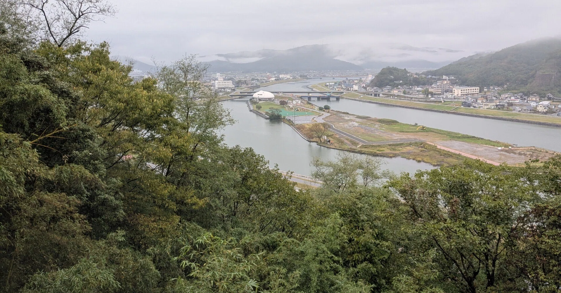 過去は過ぎ去ってもいない」 石巻市を訪れて｜Gutti グッチ