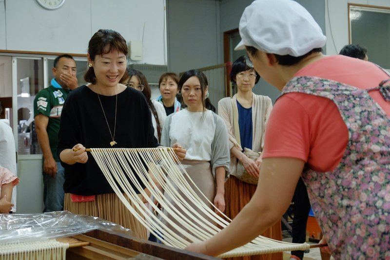 ちゅるんと美味しい！和泉の手延べ長そうめんづくり体験ツアー3.6ｍの手延べそうめんづくり体験と絶品そうめん実食04