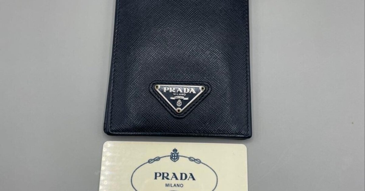 美品✨プラダ カードケース 名刺入れ サフィアーノレザー ゴールドロゴ ブラック PRADA - プラダ カードケース 名刺入れ ゴールドロゴ パスケース