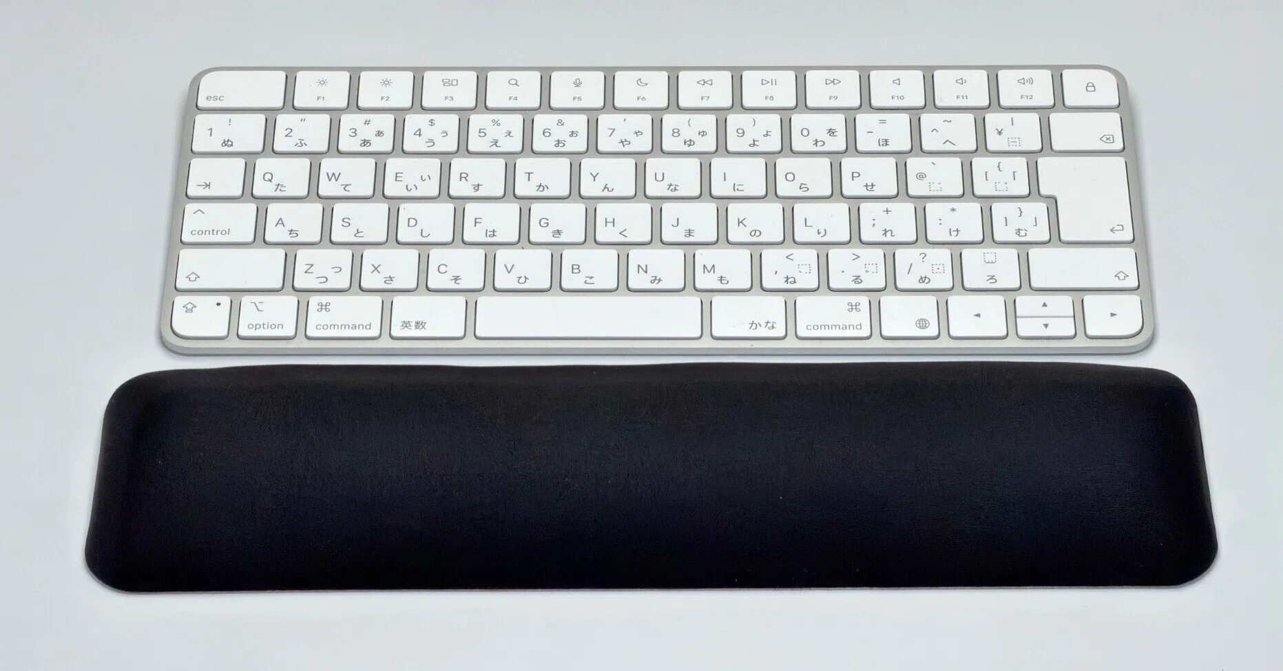 Magic Keyboardに最適なリストレストをついに発見した話｜KuroBox