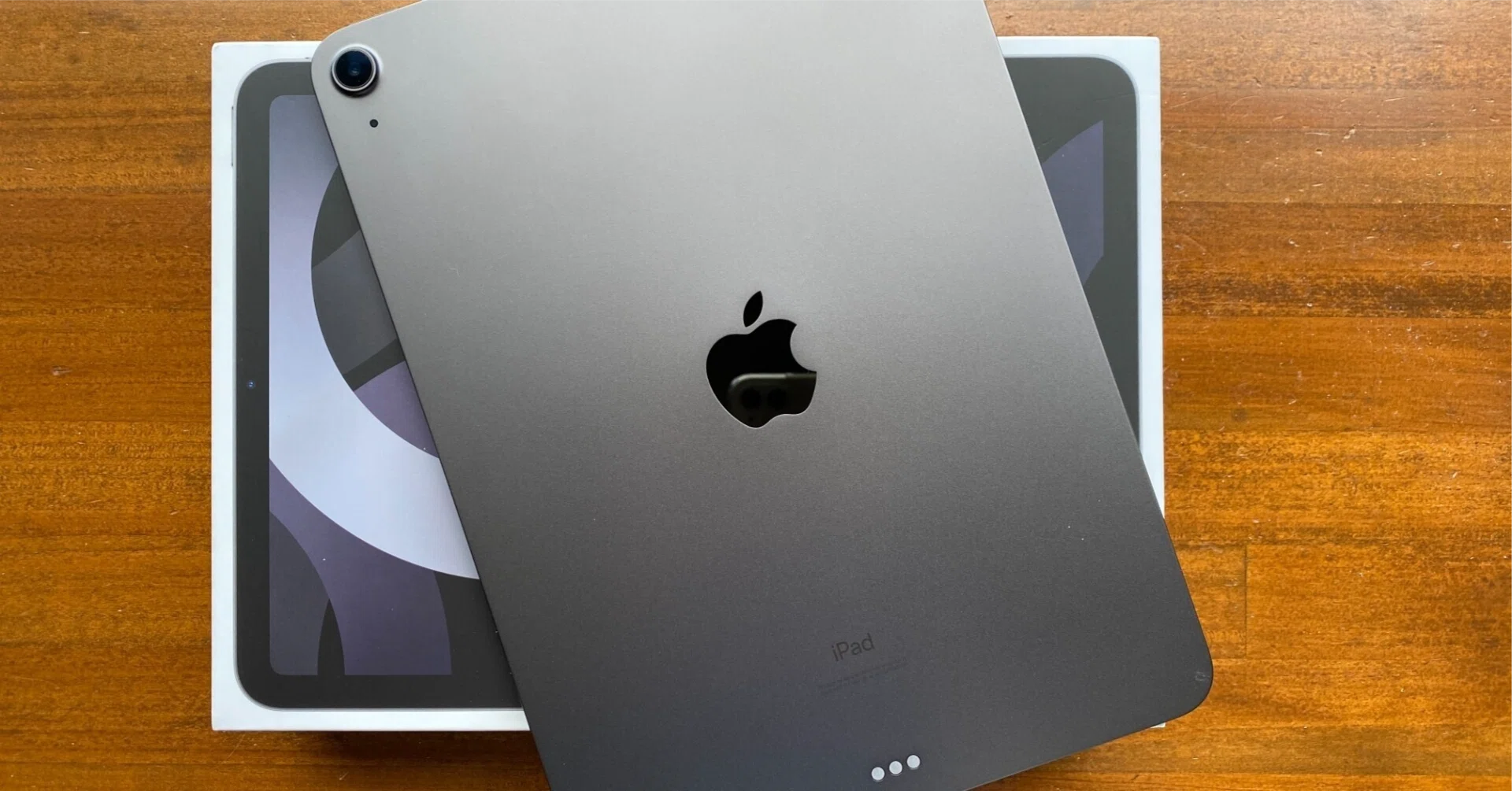 iPad Air4 使用問題なし　外的ダメージ有り 今さら？なぜ2020年製のiPad Air 4 を購入したのか？｜とまじぃ