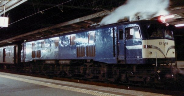 阪和線天王寺駅ホームのうどん（1月19日（土））｜岡田 昭彦