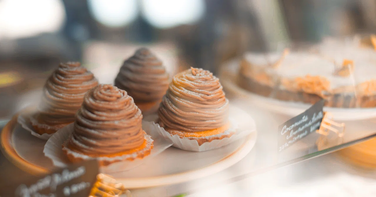 [AI Short Story] Cake Shop☆High Tension 547 characters｜林檎狼（りんごろう）