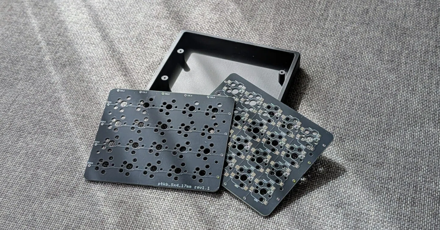 17mmピッチの5列4行のプロトタイプキーボード用基板 ptkb5x4-17