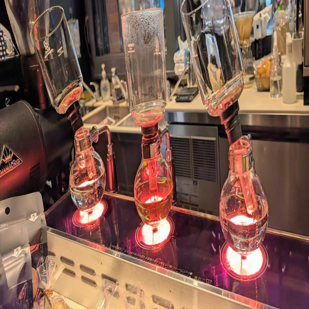 東京の渋い喫茶店・クールなカフェ | サイフォン式コーヒーの ― SAZA