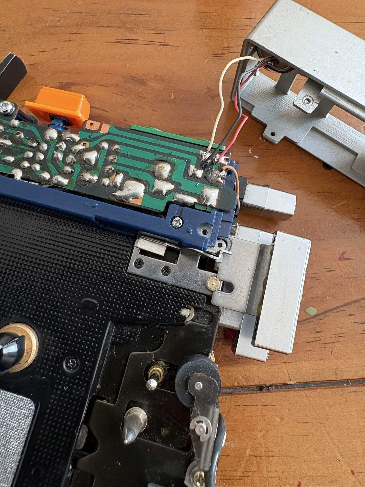 ちょい長編】初代WALKMANを直そう！｜自由なダム・ガン