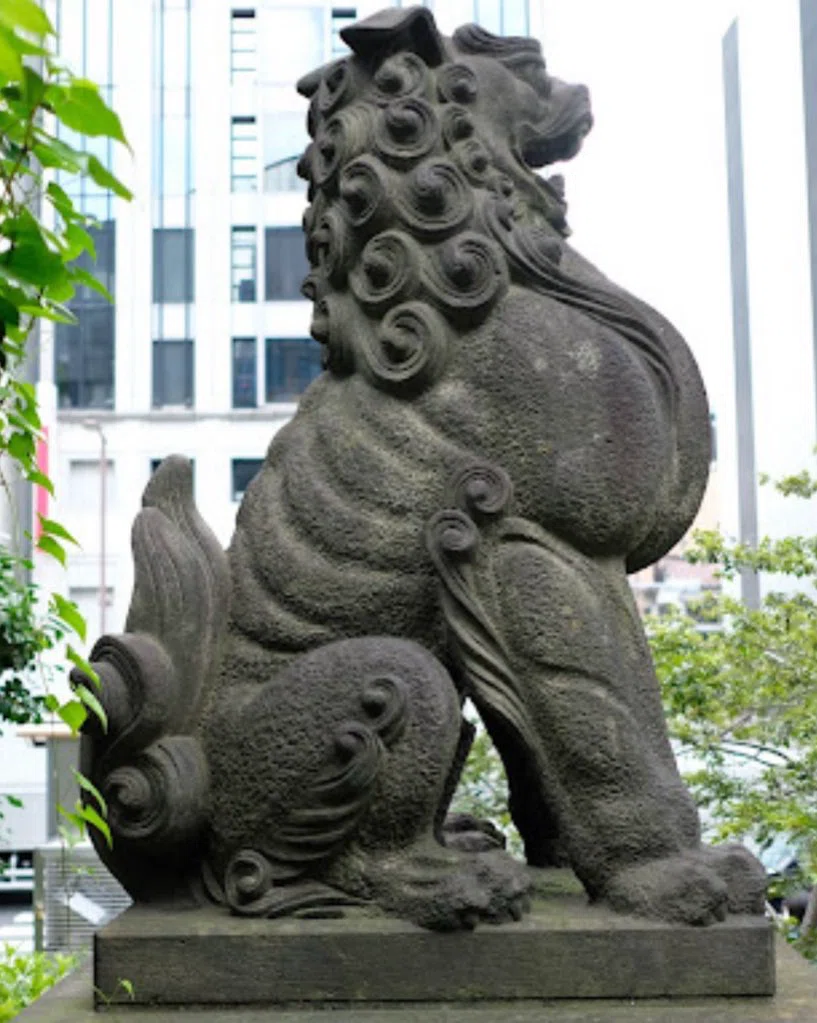 1日1狛 80日目 赤坂日枝神社 昭和狛犬 阿形｜ミノシマタカコ