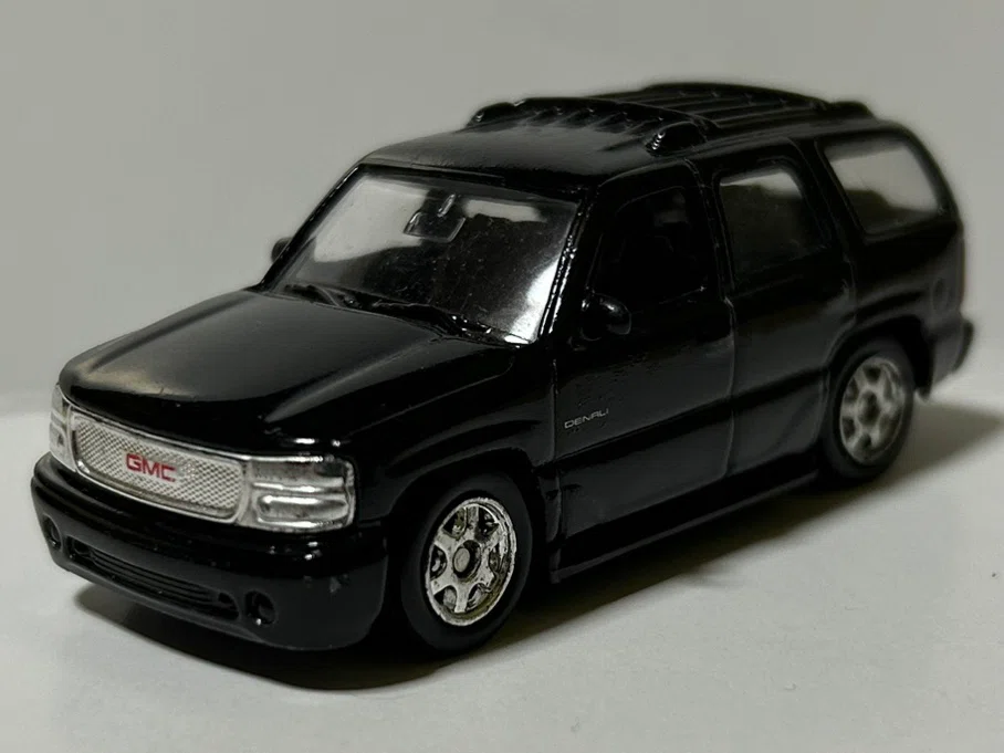 ユーコンデナリ　1/18 ウィリー/ウェリー NO.2250 2001 GMC ユーコン デナリ｜たれ🫠気ままな