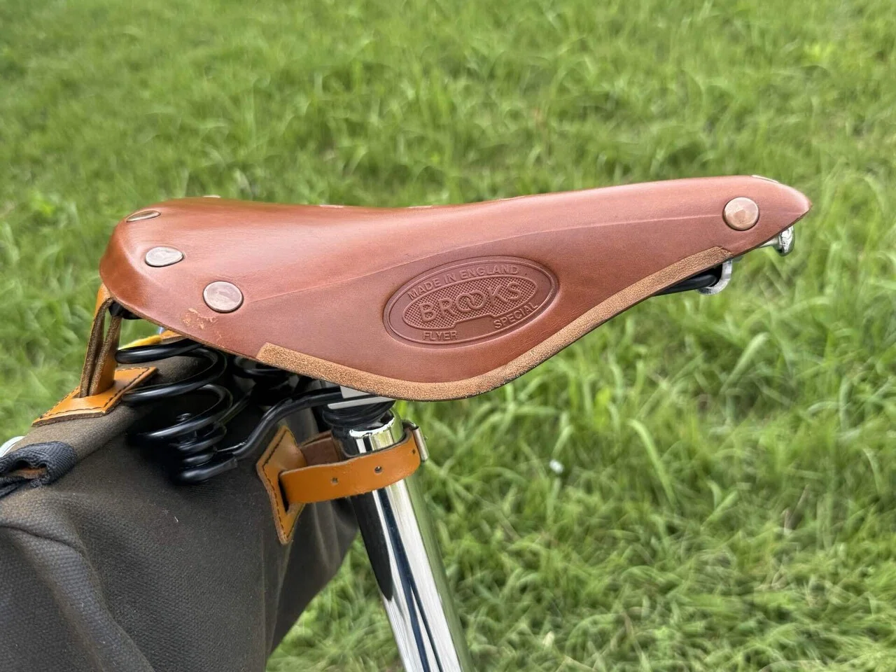 BROMPTON ハンドル 一式 ( BROOKS PAUL ブルックス ポール Brompton / 生活を豊かにしてくれる道具 No.11「自分のポタリング