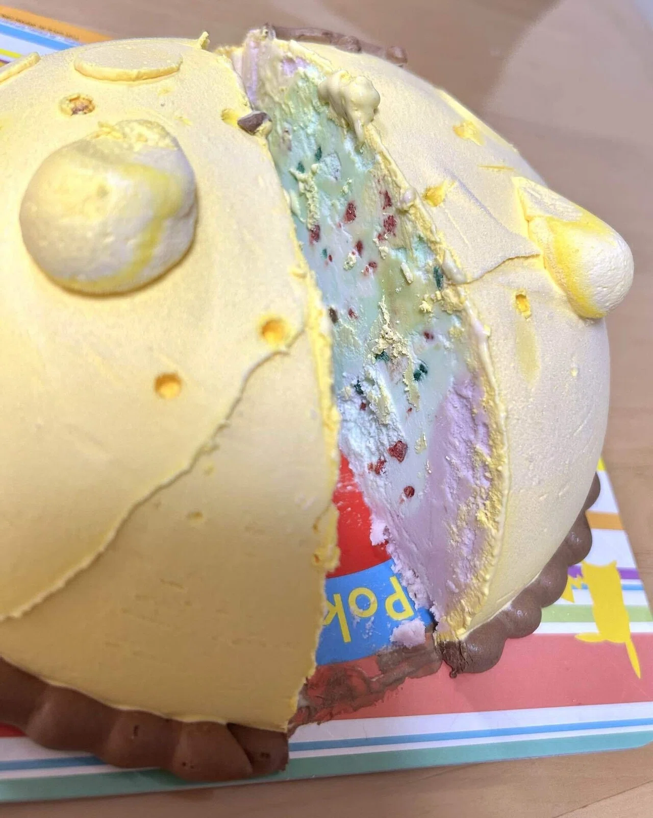 ポケモン】今年の誕生日ケーキはピカチュウ｜かとえり